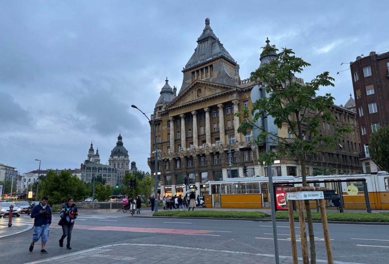 Budapest Deák Ferenc Square